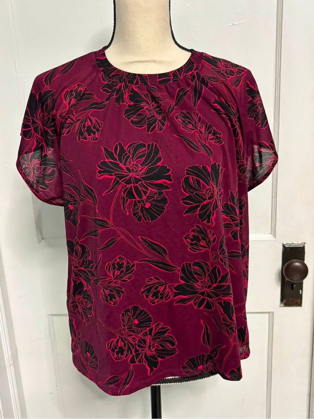 Apt. 9 Burgundy Floral Short Sleeve Blouse